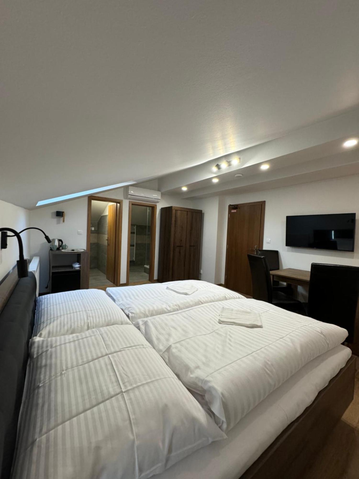 Apartmany Bukova เกชมาร็อค ภายนอก รูปภาพ